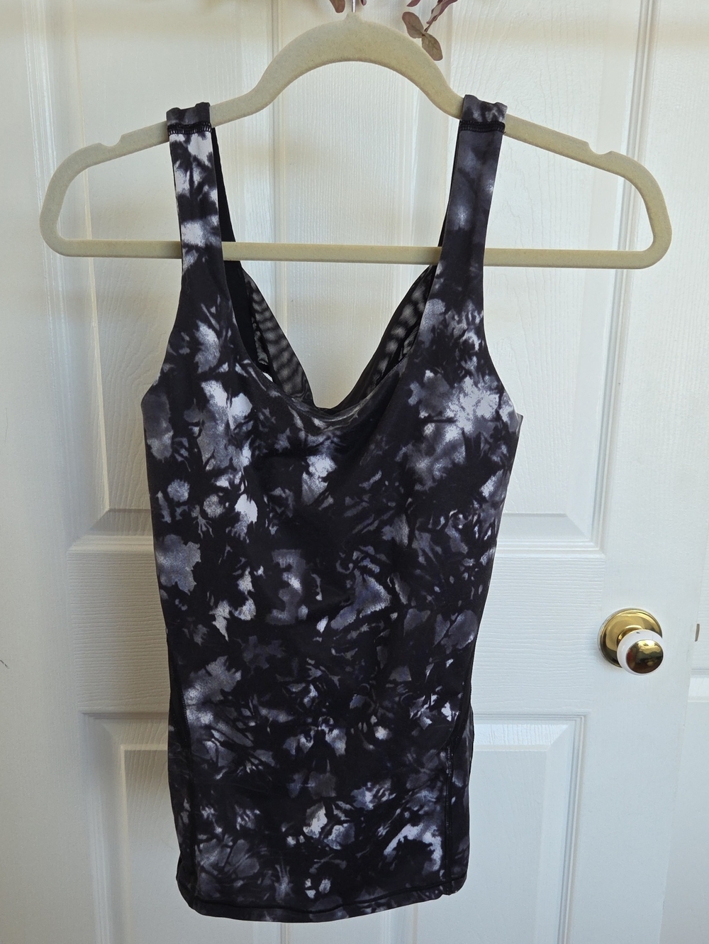 lululemon athletica Black & Gray Tie-Dye Tank